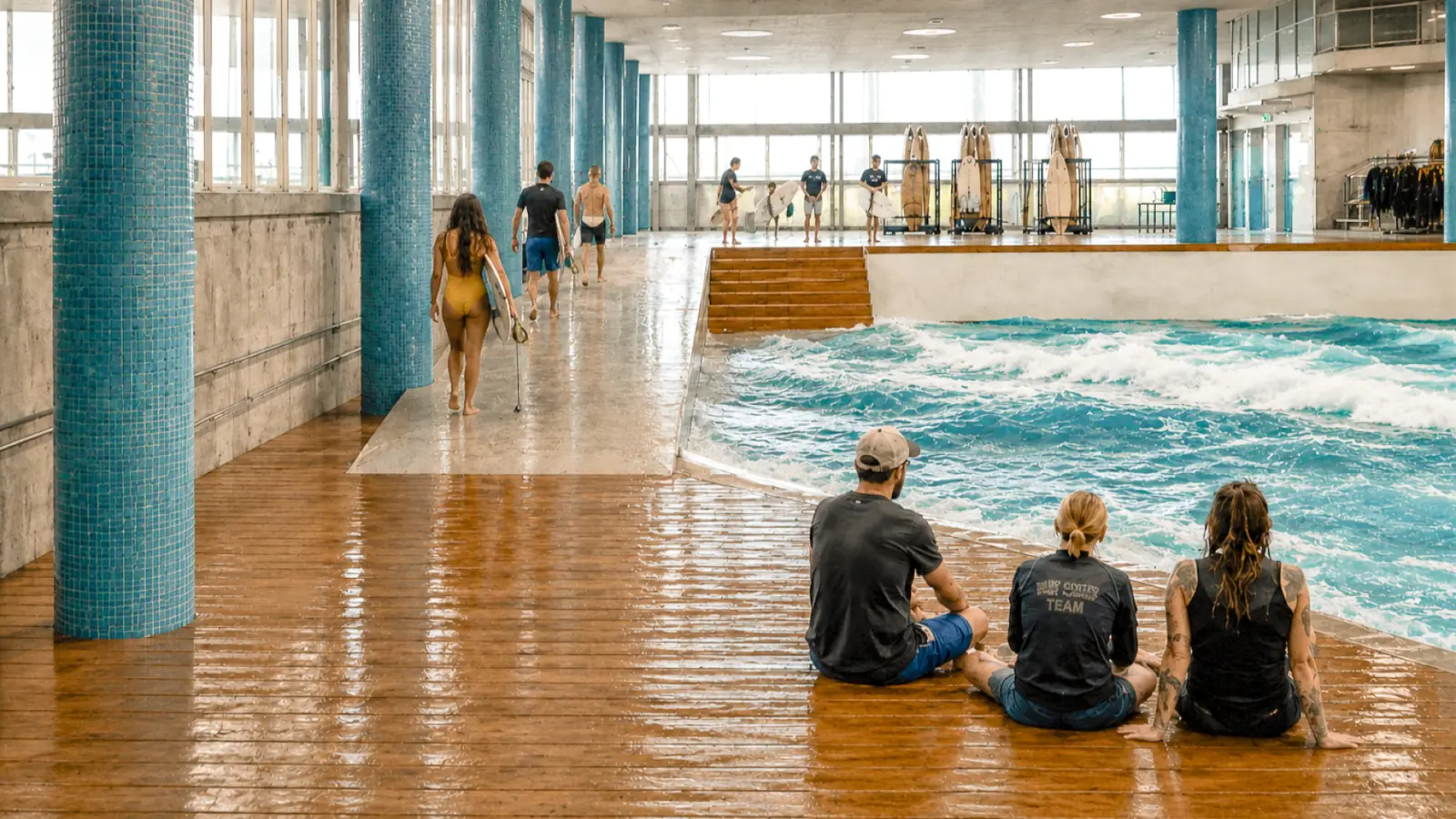 Deck externo da Surf Center São Paulo